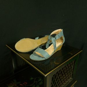 Journee Collection Mattie Blue wedge
